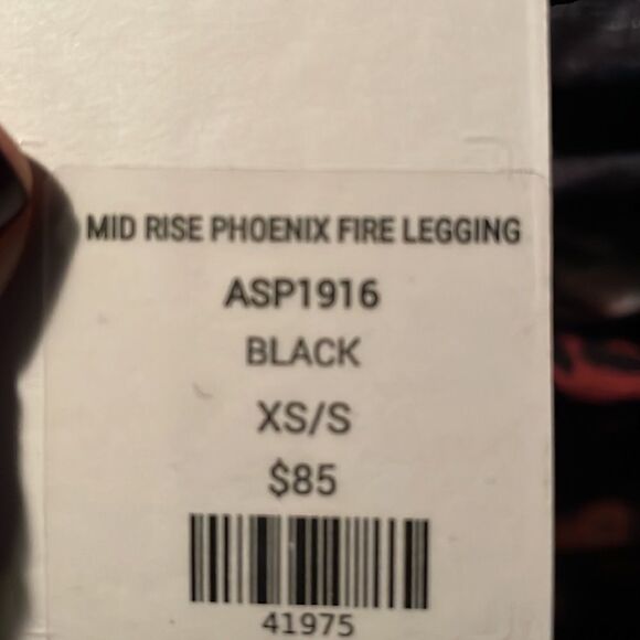 Avocado Black Textured Thick Cropped Leggings - Picture 8 of 8